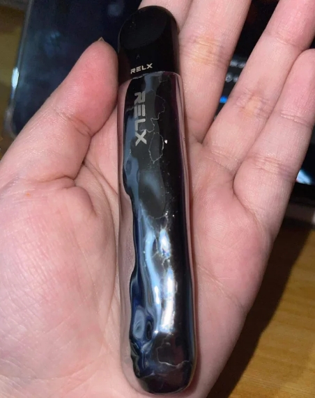 RELX Metal Artisan Vape - Zwarte Golf: Een Esthetische Revolutie in de Nederlandse Vape-Wereld