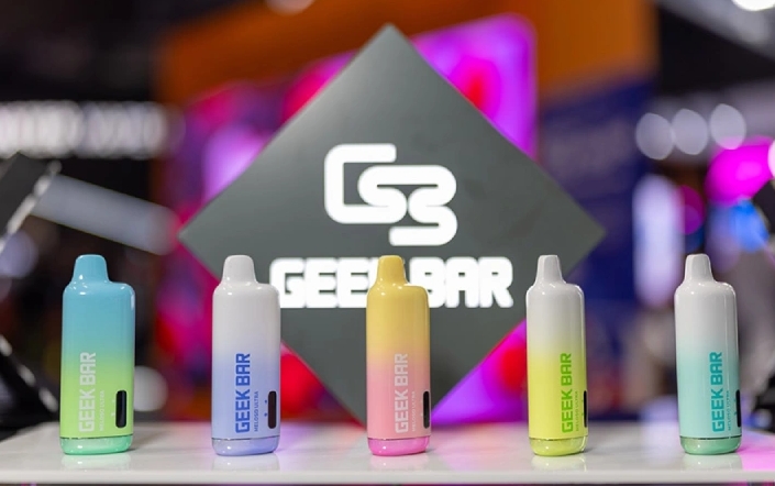 Geek Bar Meloso Ultra 10000 Puffs - Aardbeien Bubbelijs: Jouw Hollandse Zomer in Een Trekkie