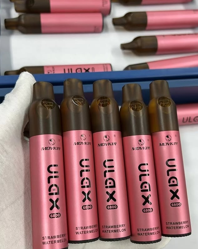 RandM Movkin Ulax 6800 (keramische spoel) Vape: Zomerse Verleiding met Aardbei-Watermeloen & Keramische Kracht